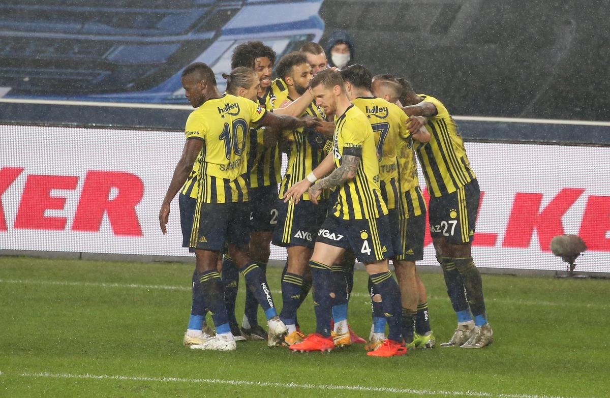Președintele lui Rizespor, nervos după eliminarea lui Șumudică din meciul cu Fenerbahce: „L-o fi înjurat de mamă în română”
