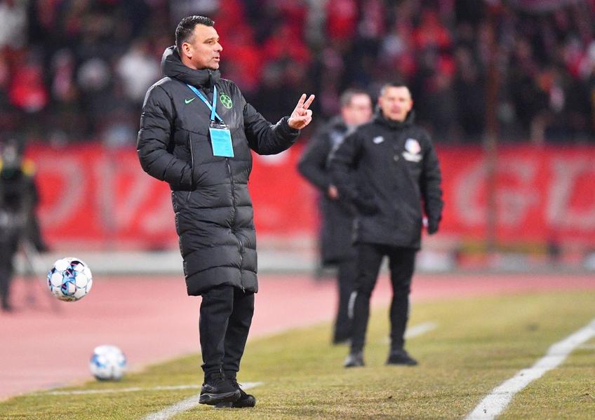FCSB a învins-o pe Dinamo, scor 3-0. Toni Petrea (46 de ani), antrenorul oaspeților, nu a fost pe deplin fericit de evoluția elevilor săi.