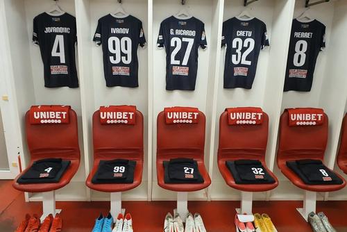 Dinamo a ales un echipament special pentru derby-ul cu FCSB. Pe tricourile elevilor lui Flavius Stoican apar numele a 2.000 de suporteri din programul DDB!