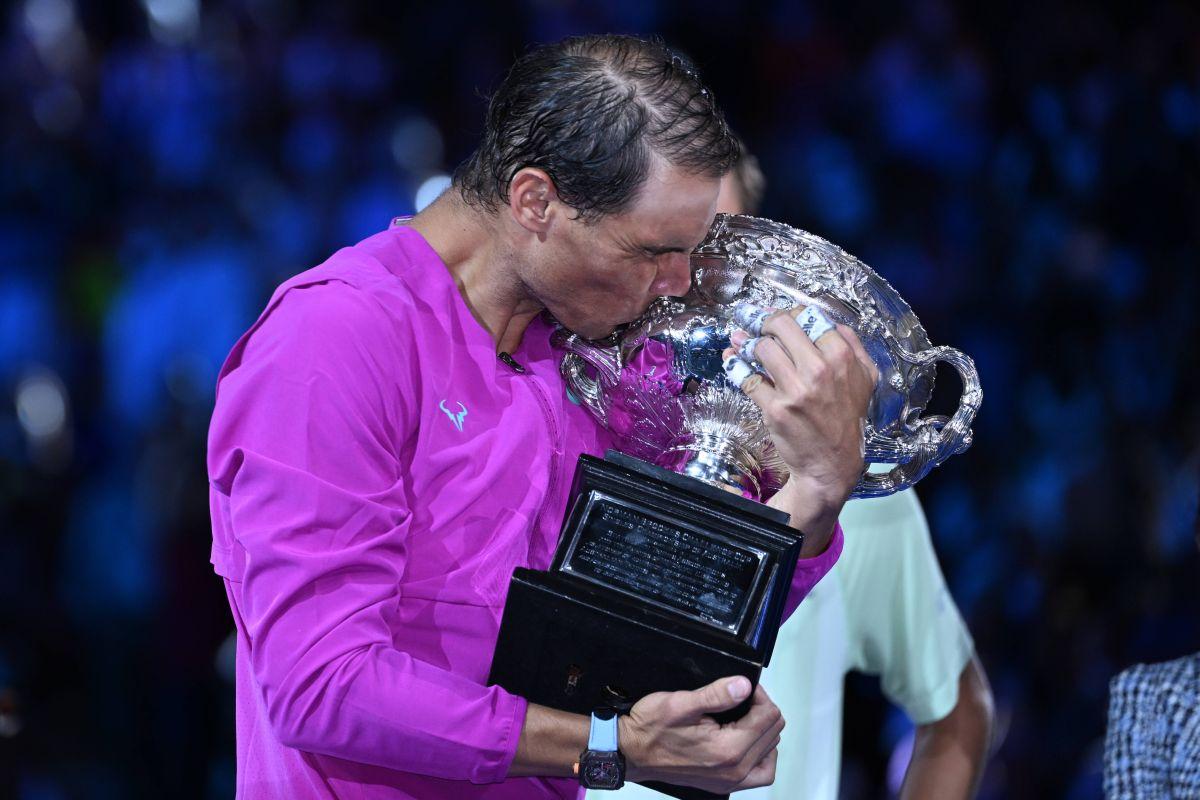 Rafael Nadal e REGELE Grand Slam-urilor! Titlul #21, după o revenire SENZAȚIONALĂ de la 0-2 cu Medvedev » Maraton de 5 ore și jumătate!