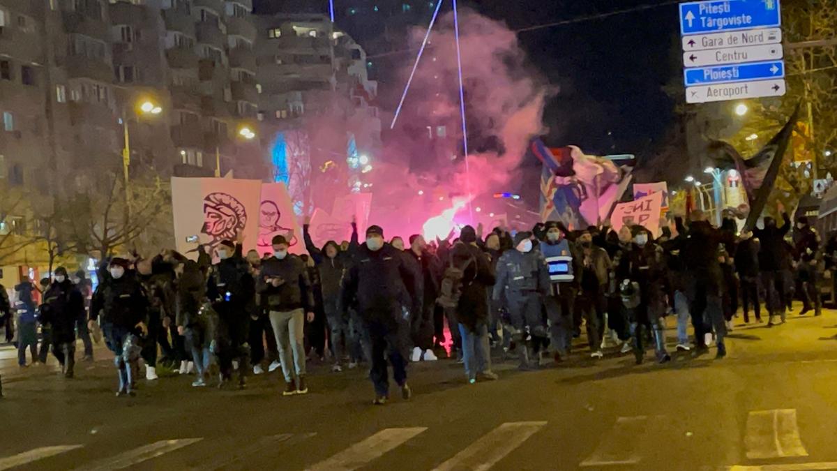 Dinamo și FCSB, amendate de Comisia de Disciplină » Roș-albaștrii au primit amenda maximă și riscă noi sancțiuni!