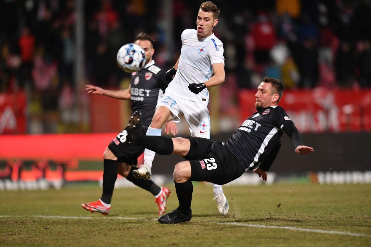 DINAMO. Iuliu Mureșan l-a luat deoparte pe Stoican și i-a sugerat să schimbe tactica: „Așa ar trebui să jucăm”
