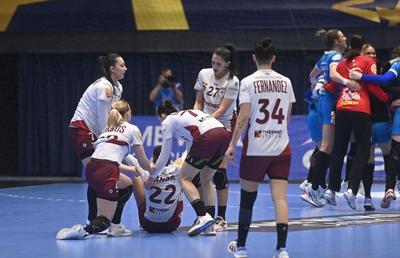 Final uluitor în CSM București - Rapid, derby-ul handbalului românesc » A greșit pasa decisivă din ultimele secunde și a izbucnit în plâns