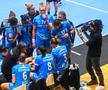 CSM București a învins-o pe Rapid, scor 27-26, în derby-ul rundei cu numărul 14 din Liga Națională de handbal feminin. Antrenorii Adrian Vasile (40 de ani) și Carlos Viver (49 de ani) au comentat spectacol din sala Polivalentă.