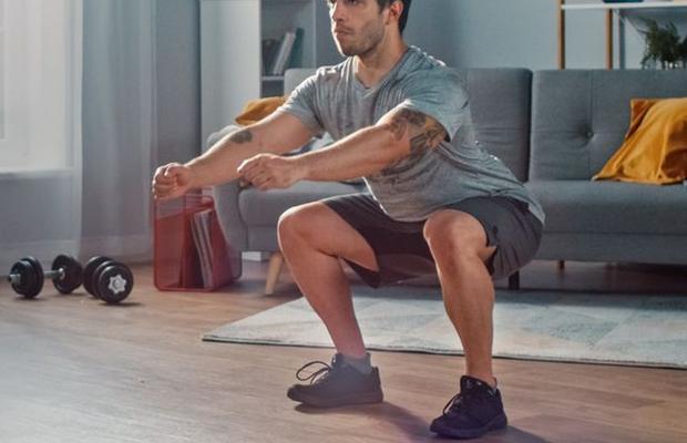Exercițiile fizice pe care experții americani le recomandă pentru a scădea cu 20% riscul de cancer, diabet sau boli cardiovasculare: „Oricine le poate face acasă, fără sală”