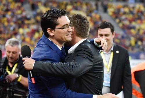 Răzvan Burleanu vede de bun augur instalarea lui Adrian Mutu pe banca lui CFR Cluj. Președintele FRF s-au bucura dacă Ion Țiriac ar hotărî să investească în fotbalul românesc.