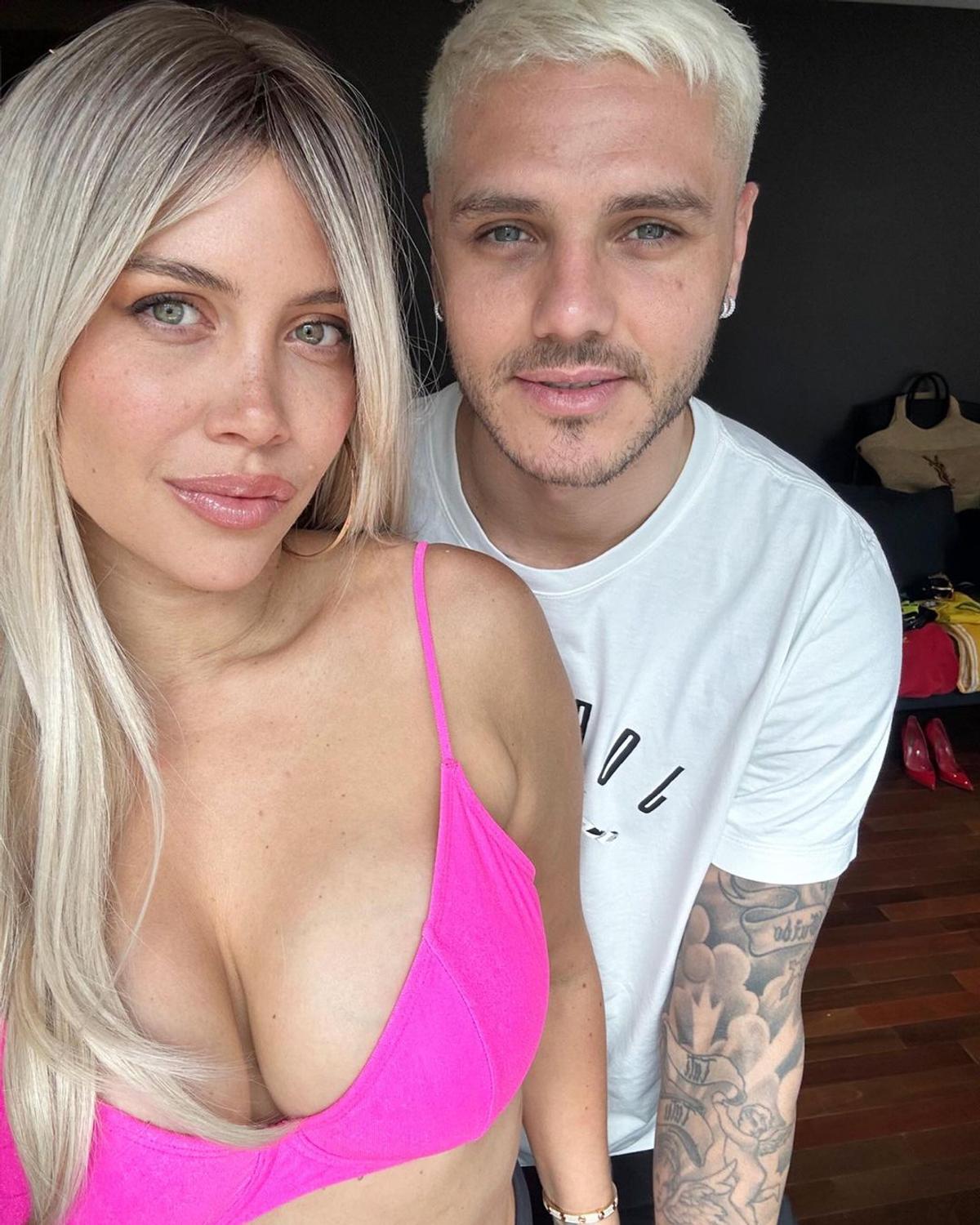 Wanda Nara şochează din nou! A apărut în favelele din Brazilia doar cu tricoul Argentinei pe ea