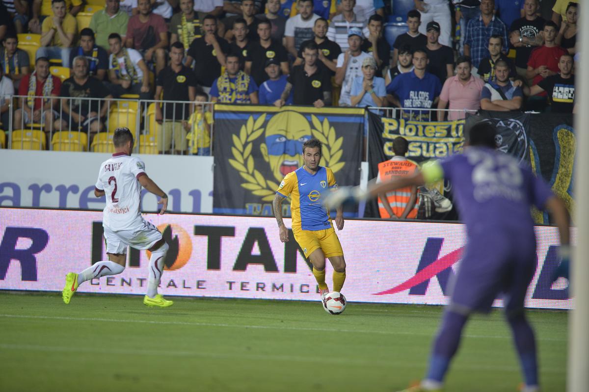 Cum va fi primit Adrian Mutu la Petrolul? Gestul pe care „Briliantul” îl vrea uitat: ce s-a întâmplat pe „Ilie Oană” acum 10 ani, chiar în fața peluzei