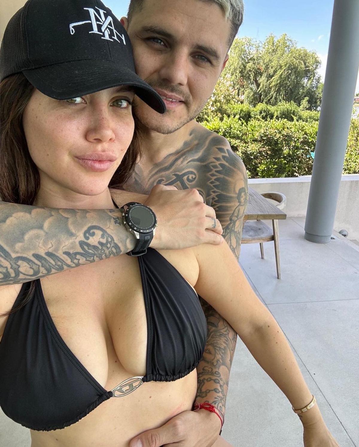 Wanda Nara şochează din nou! A apărut în favelele din Brazilia doar cu tricoul Argentinei pe ea