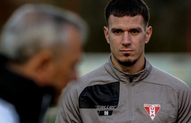 Brambureală totală la clubul din Superligă » Nici fotbaliștii nu mai înțeleg unde joacă