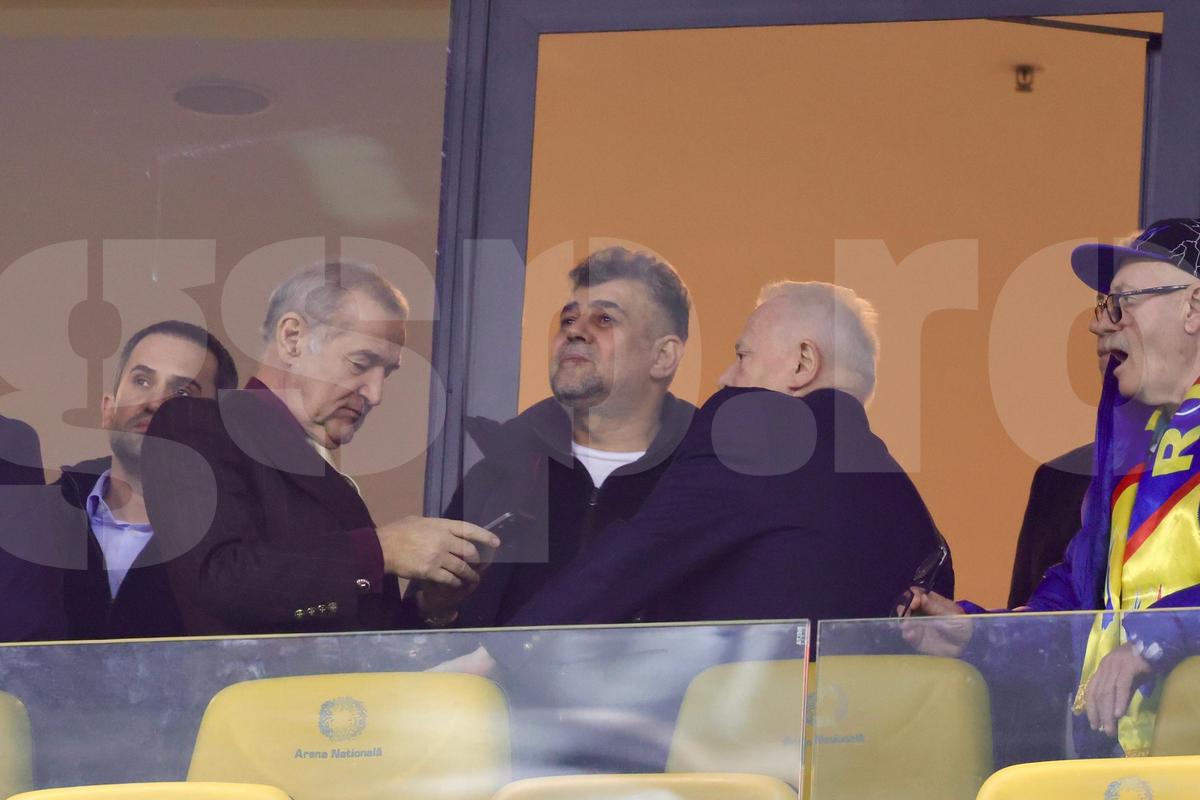 Marcel Ciolacu, alături de Gigi Becali la FCSB - Manchester United, foto: Ionuț Iordache