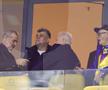 Marcel Ciolacu, alături de Gigi Becali la FCSB - Manchester United, foto: Ionuț Iordache