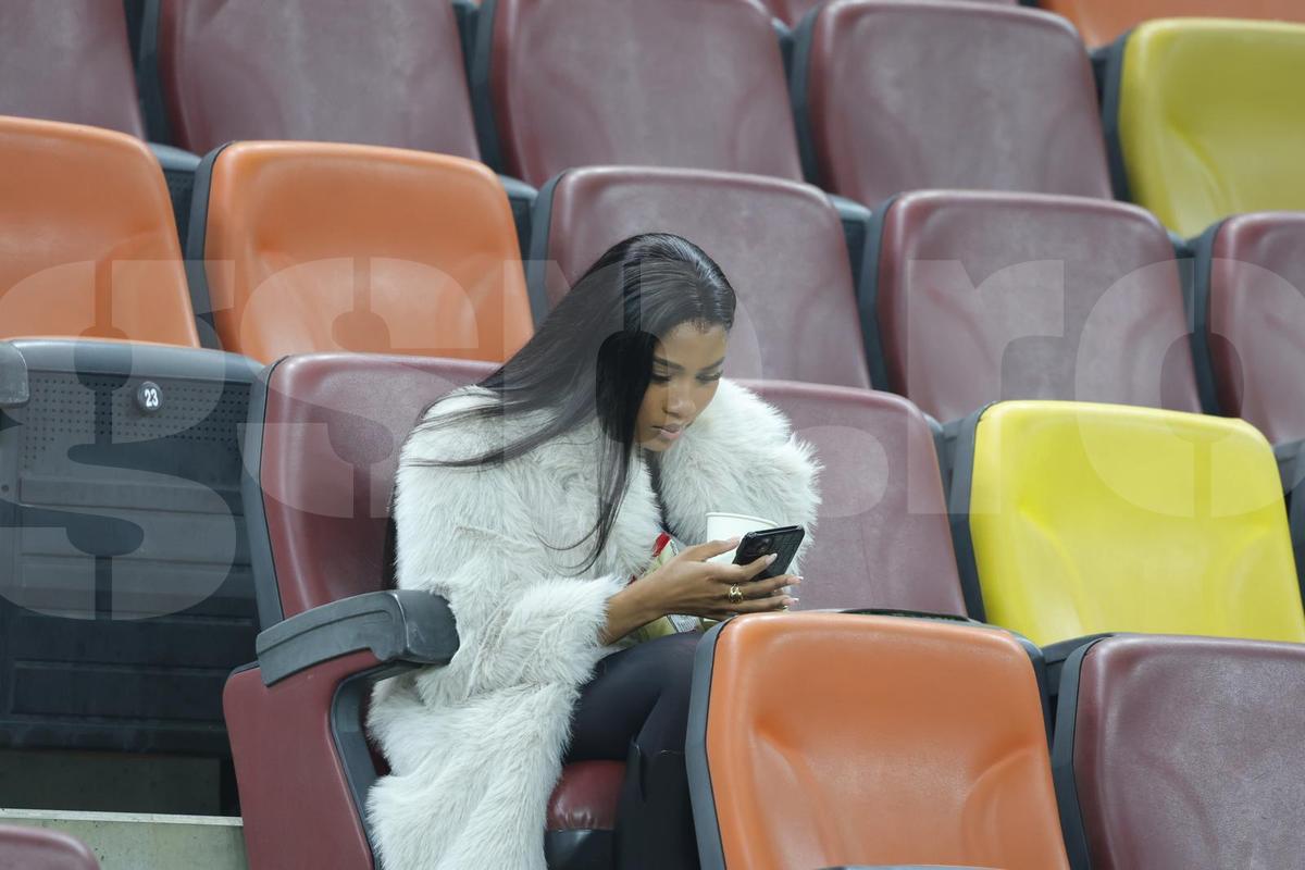 Soția fotbalistului de la FCSB a atras toate privirile înainte de FCSB - Manchester United