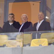 Marcel Ciolacu, alături de Gigi Becali la FCSB - Manchester United, foto: Ionuț Iordache