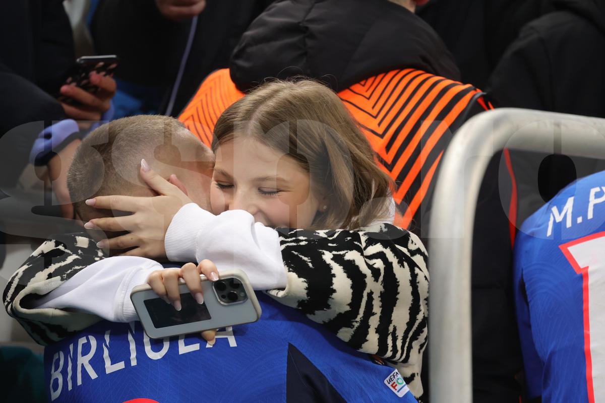 „Mândră de tine!” » Antonia a venit special din Italia pentru FCSB - Manchester United: „Să nu uiți asta!”
