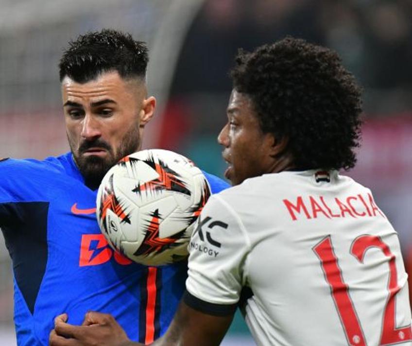 Duel Crețu - Malacia în FCSB - Manchester United 0-2