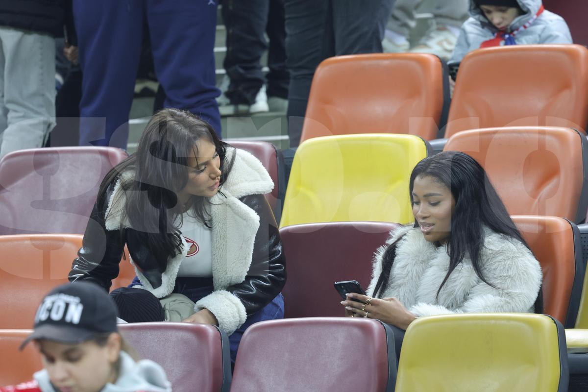 Mbali Malindi, iubita lui Siyabonga Ngezana, la meciul FCSB - Manchester United
