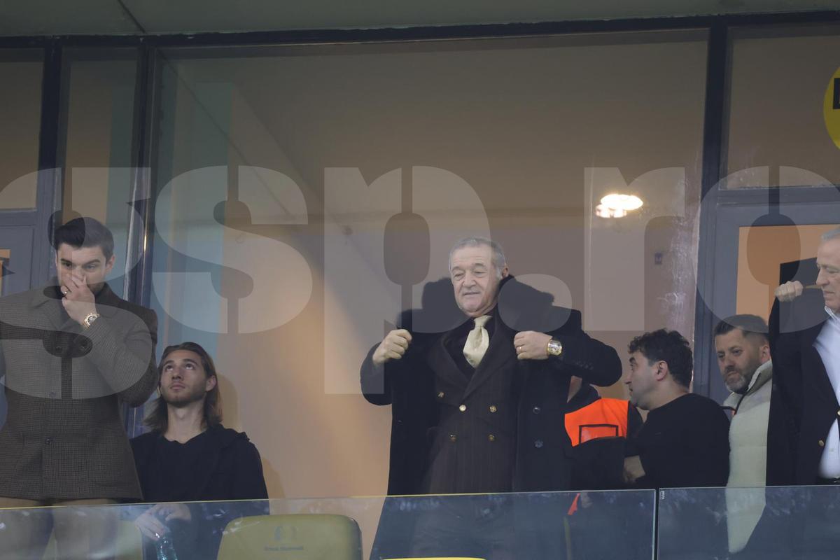 Marcel Ciolacu, alături de Gigi Becali la FCSB - Manchester United, foto: Ionuț Iordache