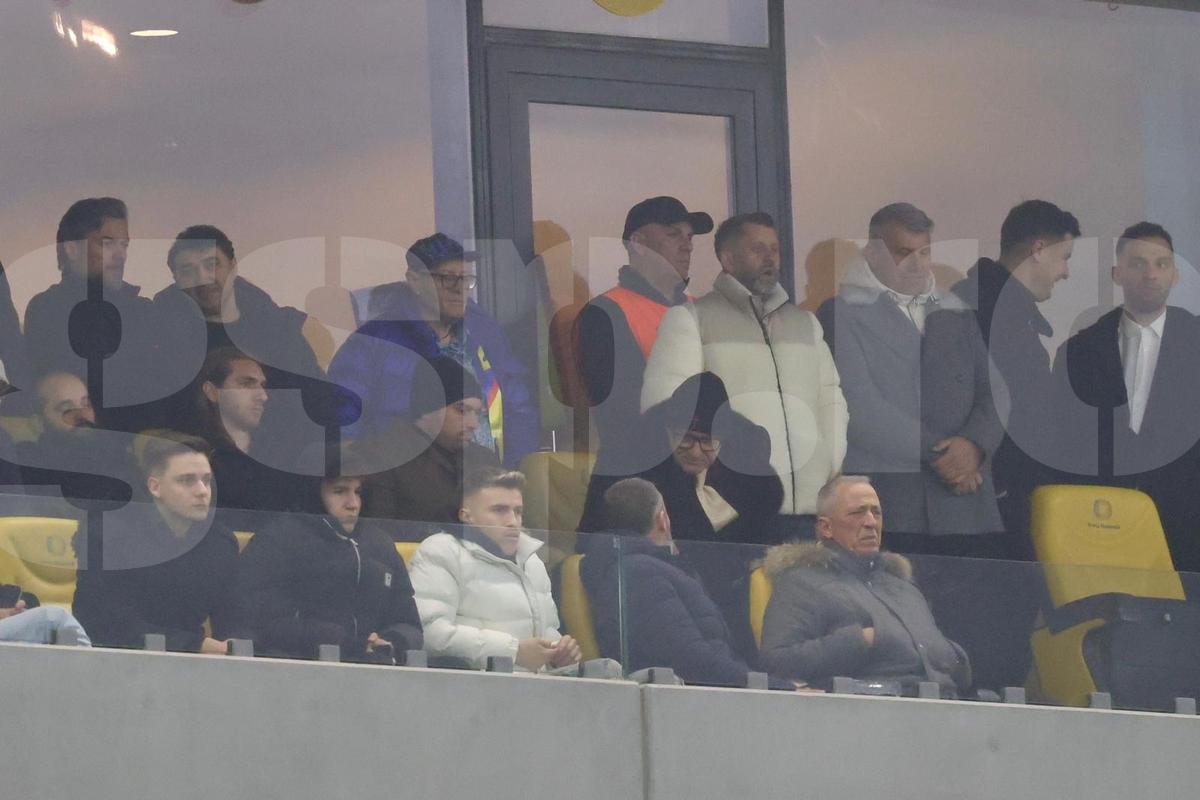 Cum s-au făcut schimbările în FCSB - Manchester United, foto: GSP