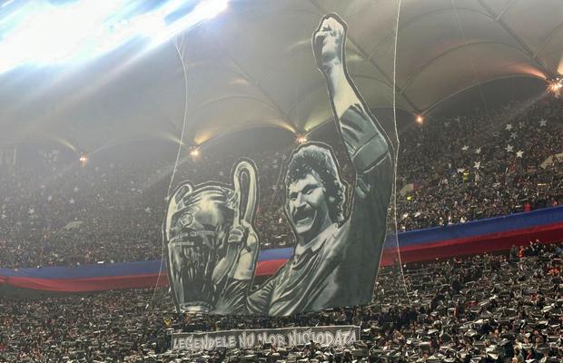 FCSB - Manchester United. Arena Națională, plină ochi: au acoperit și scările! » Scenografie impresionantă in memoriam Helmut Duckadam: „Legendele nu mor niciodată”