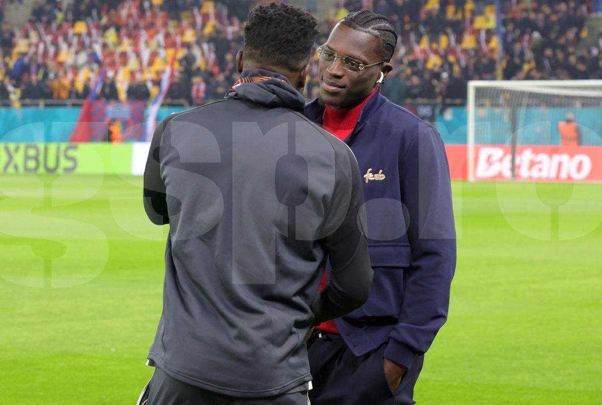 „Leii” între ei »  Joyskim Dawa l-a luat în primire pe starul lui Manchester United: imaginile surprinse pe Arena Națională