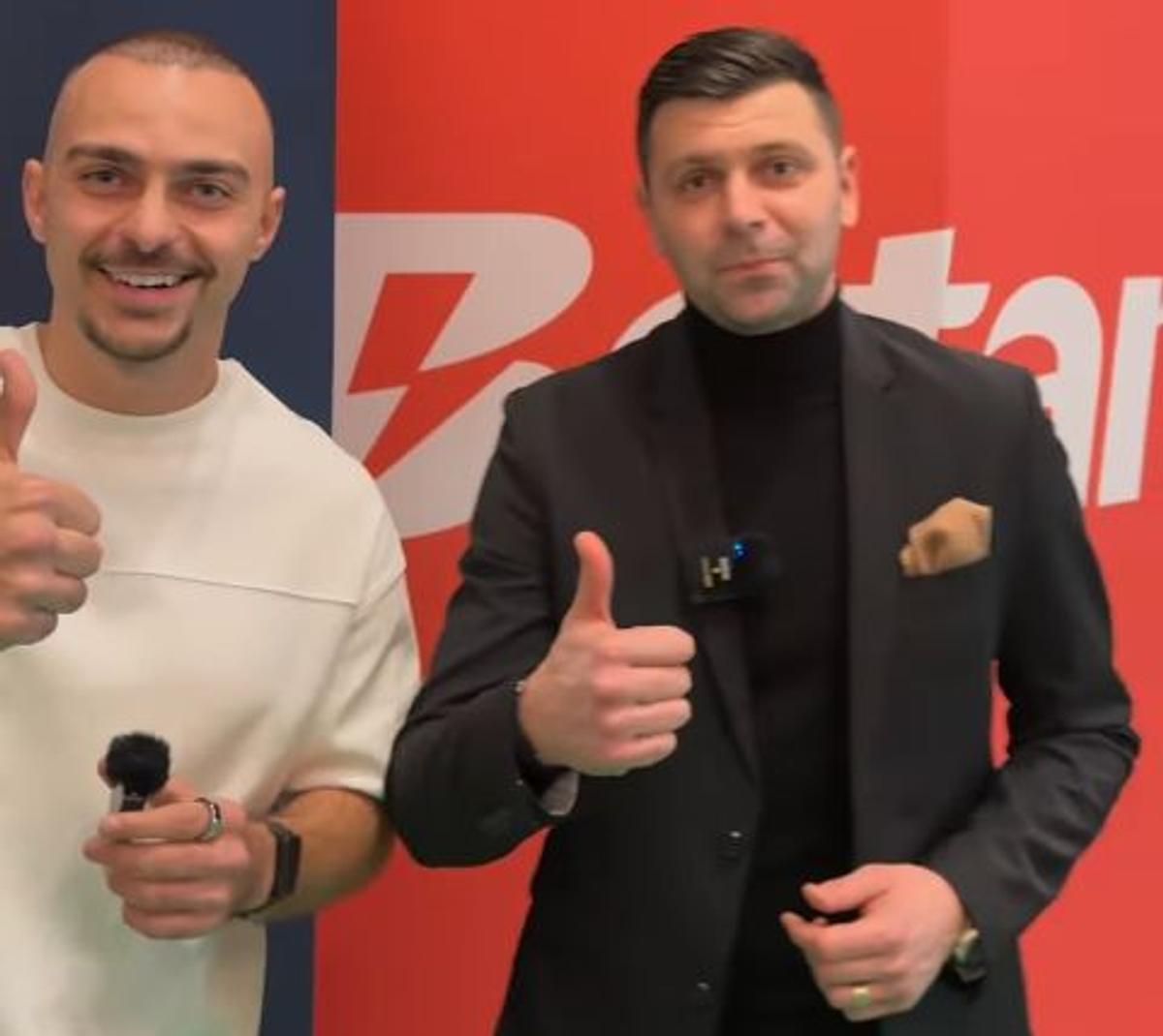 L-a prins pe Raul Rusescu înainte de FCSB - United și l-a luat la „outfit check”: „De unde e sacoul?”