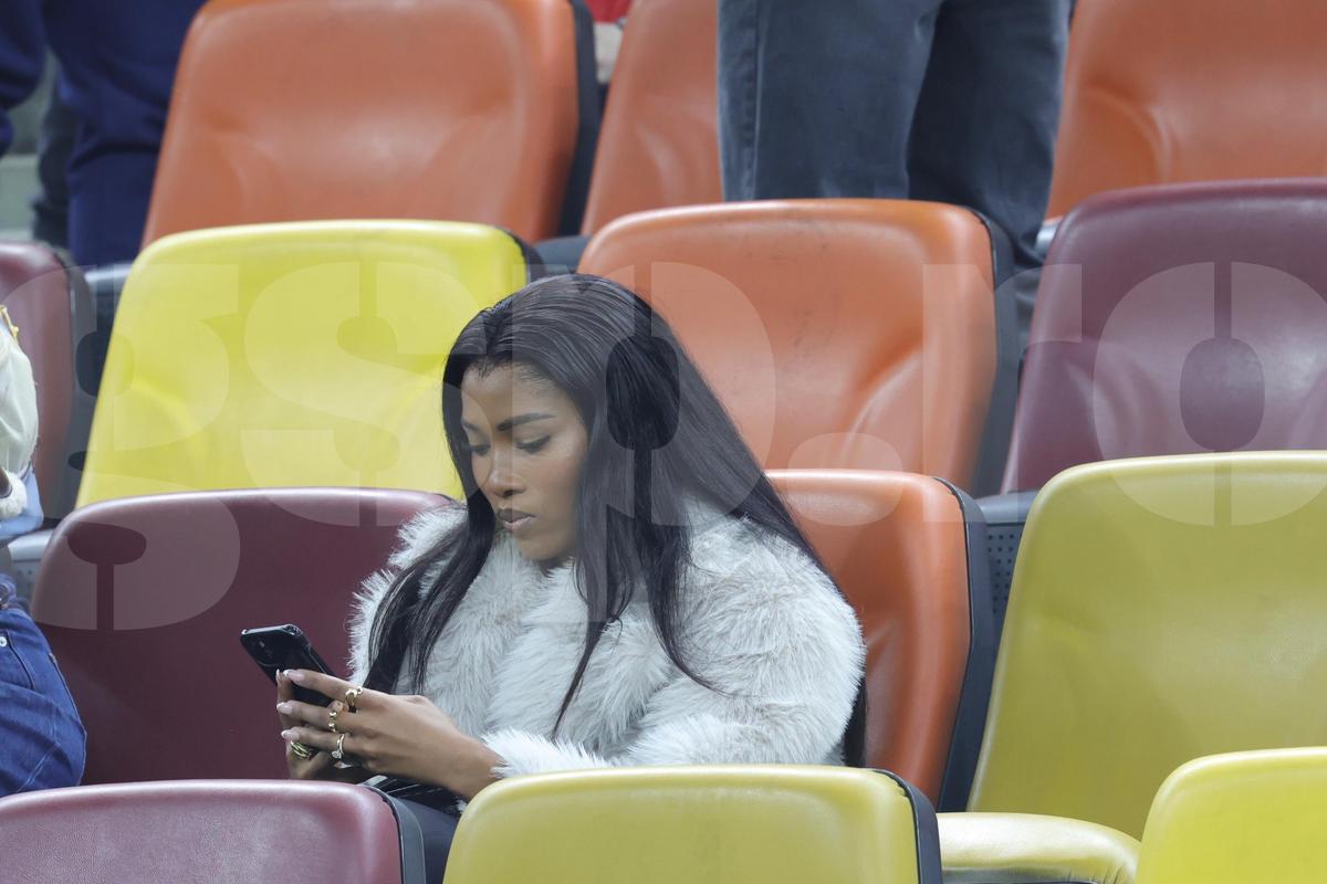Soția fotbalistului de la FCSB a atras toate privirile înainte de FCSB - Manchester United
