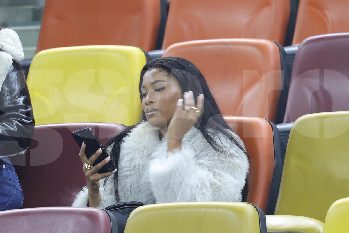 Soția fotbalistului de la FCSB a atras toate privirile înainte de FCSB - Manchester United