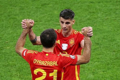 Alvaro Morata, alături de Mikel Oyarzabal // foto: Guliver/gettyimages