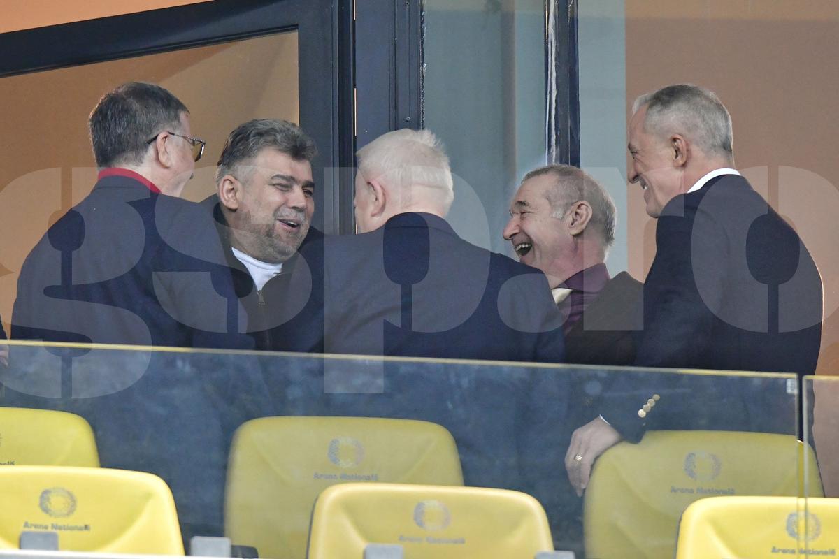Marcel Ciolacu, alături de Gigi Becali la FCSB - Manchester United, foto: Ionuț Iordache