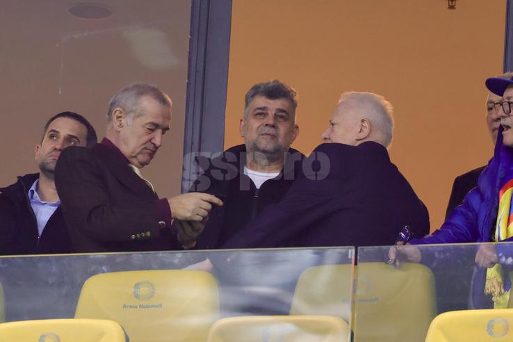 Marcel Ciolacu, alături de Gigi Becali la FCSB - Manchester United, foto: Ionuț Iordache