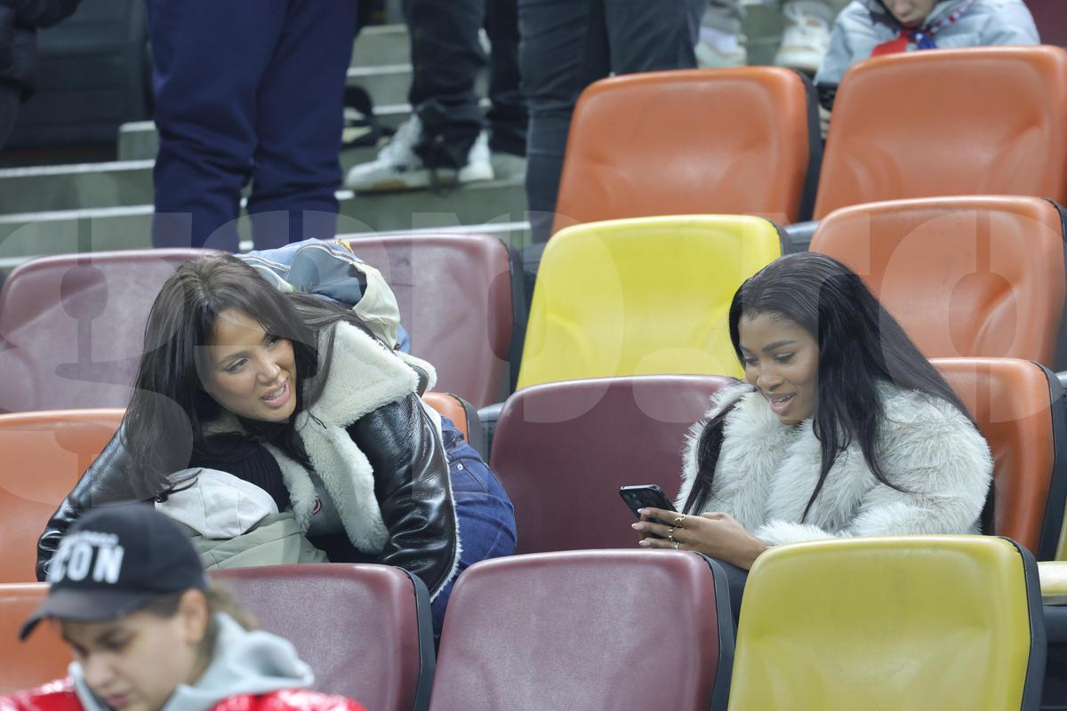 Soția fotbalistului de la FCSB a atras toate privirile înainte de FCSB - Manchester United