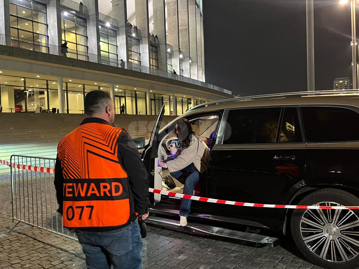 Ce se ascunde în spatele deciziei lui Gigi Becali de a ceda toate acțiunile de la FCSB fiicei lui