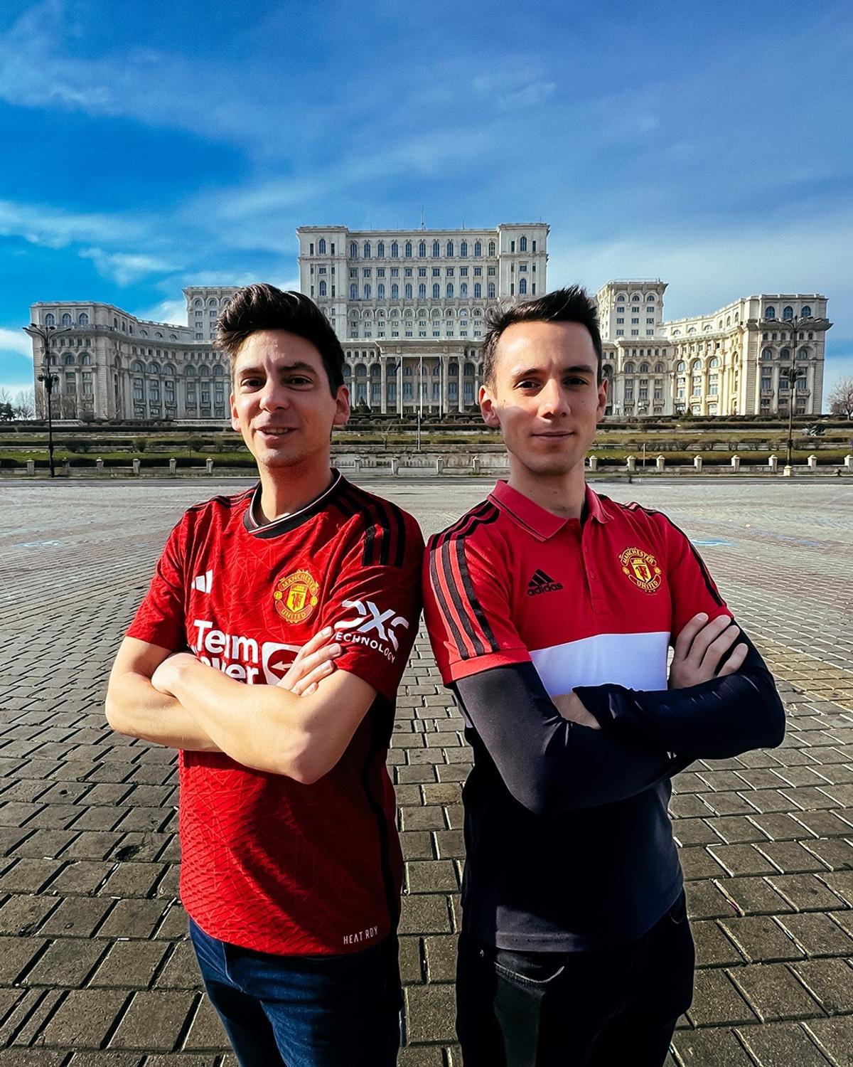 Cei de la Manchester United, în vizită prin București