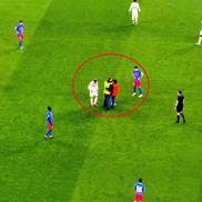 Un invadator a întrerupt meciul FCSB - Manchester United / FOTO: Sergiu Alexandru (Gazeta Sporturilor)