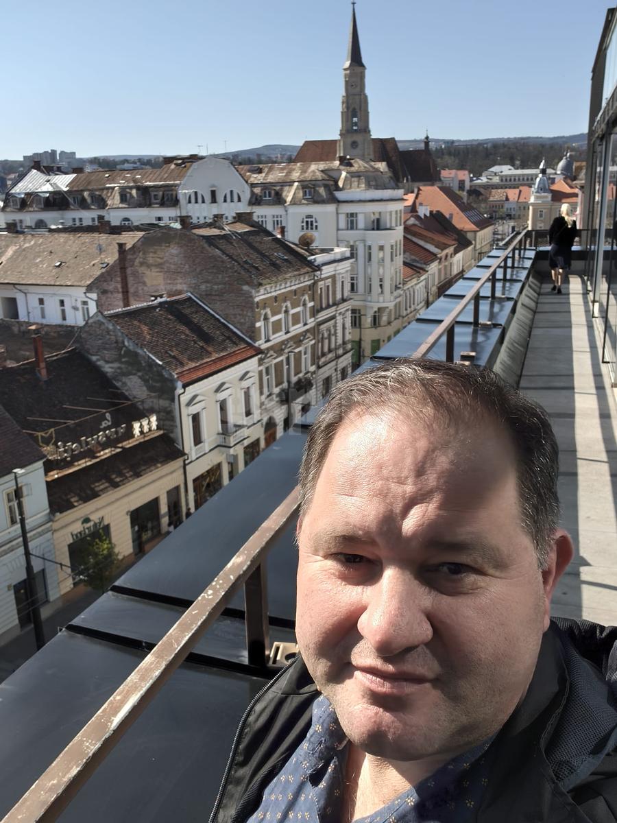 Attila Kovacs, nepotul lui Ștefan Kovacs, trăiește în Clujul care l-a lansat pe bunicul său spre fotbalul mare. Foto: arhiva personală Attila Kovacs Nepotul lui Ștefan Kovacs, interviu de colecție: „Bunicului îi era foarte teamă de Securitate!” + „Nu s-a «pupat» deloc cu Lucescu, iar Dinu a zis numai măgării”