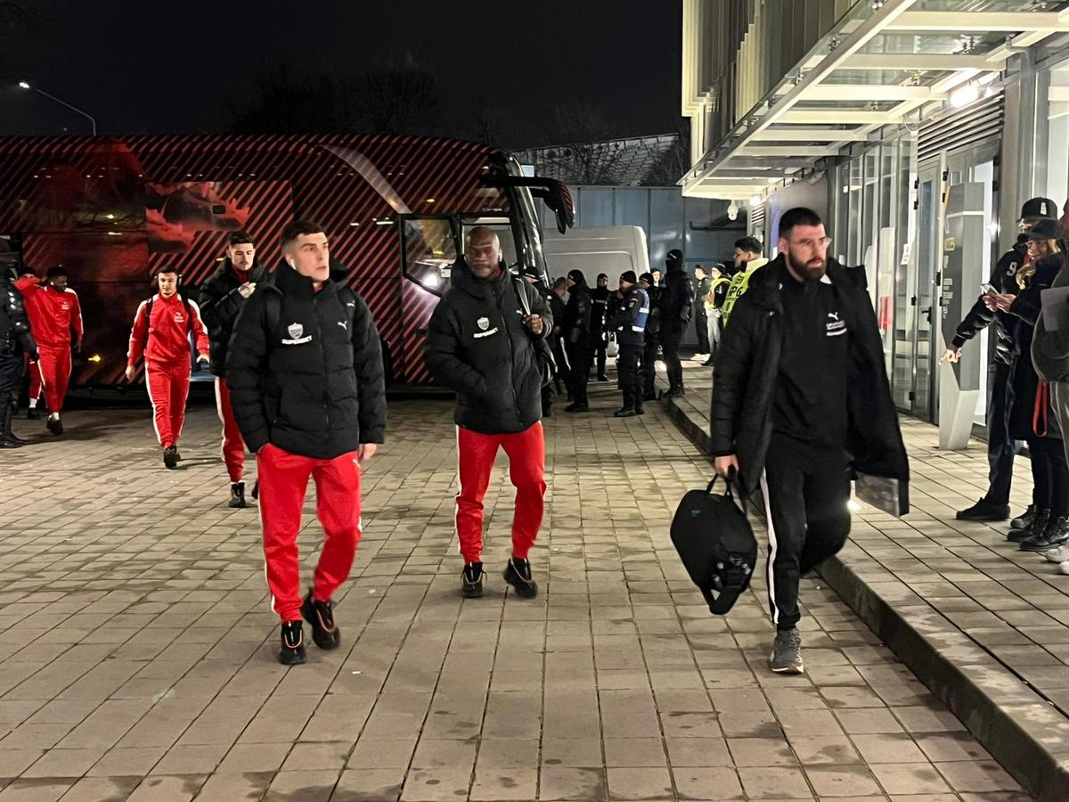 Devis Epassy o comite grav » Dinamo pierde puncte importante în lupta din vârful clasamentului