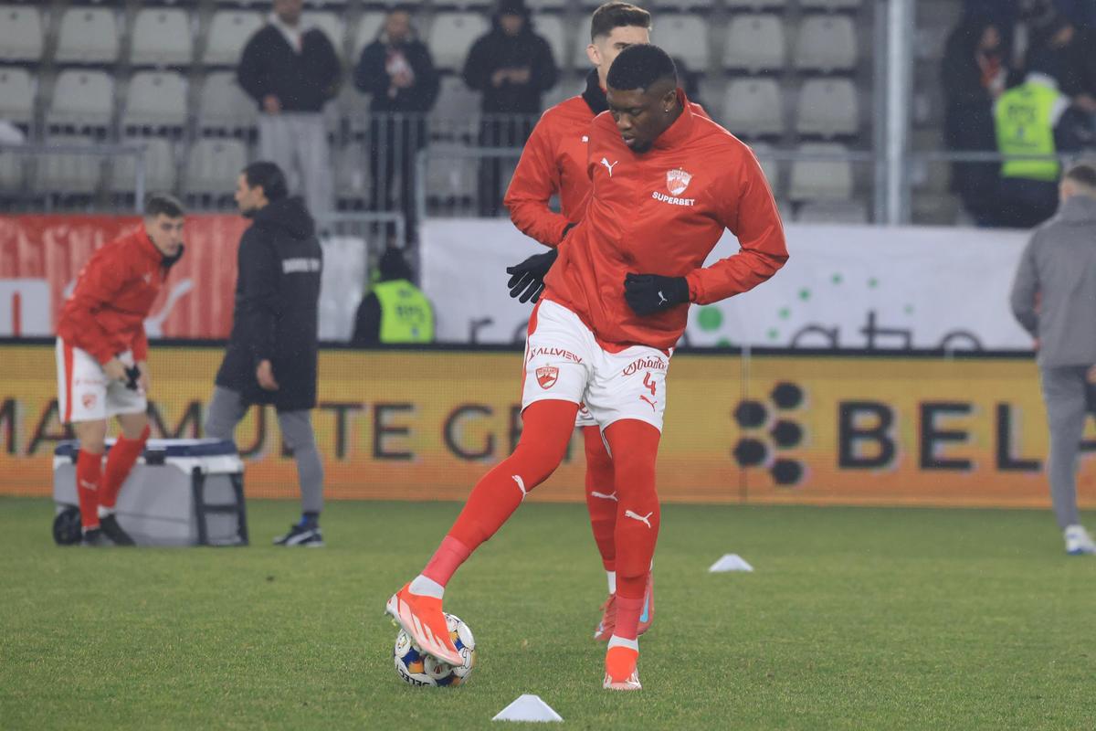 Devis Epassy o comite grav » Dinamo pierde puncte importante în lupta din vârful clasamentului