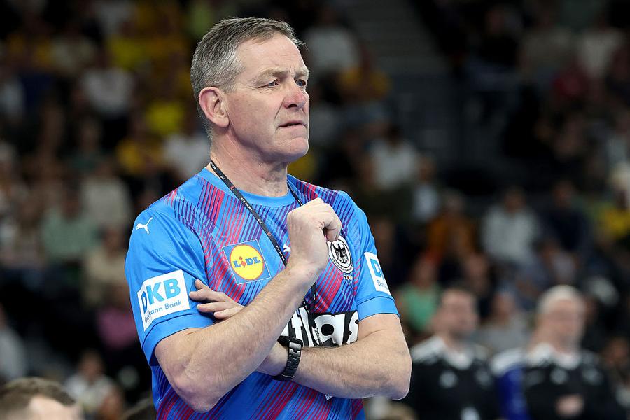 Alfred Gislasson / FOTO: GettyImages Trei dintre cele 4 naționale calificate în semifinalele Campionatului European sunt antrenate de tehnicieni din aceeași țară
