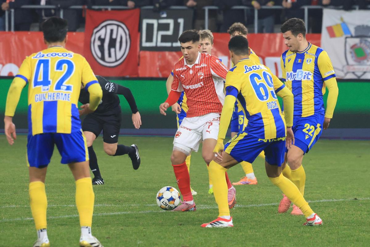 Veste proastă pentru Dinamo: titularul incontestabil s-a accidentat cu Petrolul » Cât va lipsi de pe teren