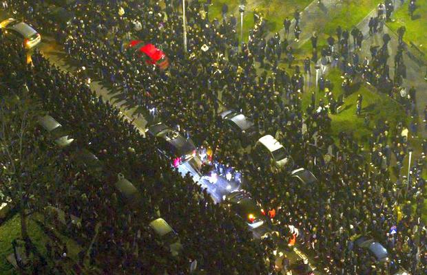 Momente sfâșietoare în Grecia » Sicriele cu fanii lui PAOK, morți în România, au ajuns pe stadion la Salonic
