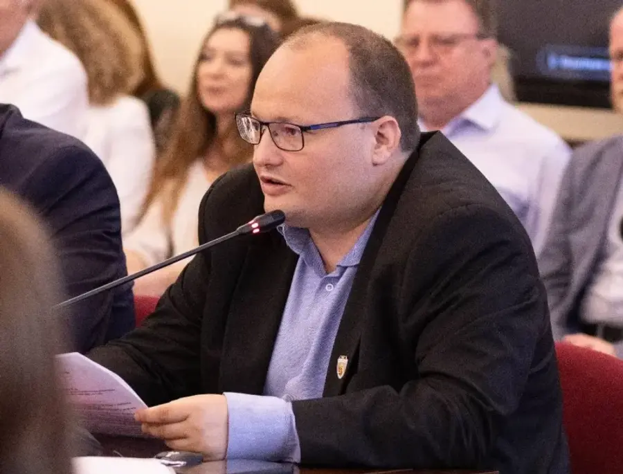 Mihai Liviu Gabriel Trebuie să achite 450.000 de euro din bani publici către 5 persoane care n-au lucrat o secundă la echipă
