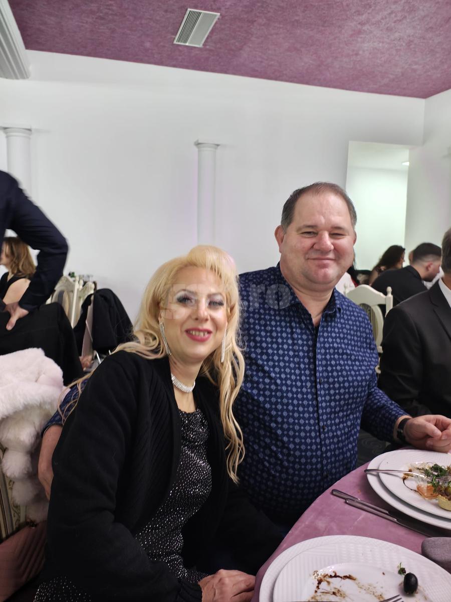 Attila Kovacs și soția sa, Antoaneta, depozitarii cei mai de preț ai amintirilor legate de Ștefan Kovacs. Foto: arhiva personală Attila Kovacs Nepotul lui Ștefan Kovacs, interviu de colecție: „Bunicului îi era foarte teamă de Securitate!” + „Nu s-a «pupat» deloc cu Lucescu, iar Dinu a zis numai măgării”