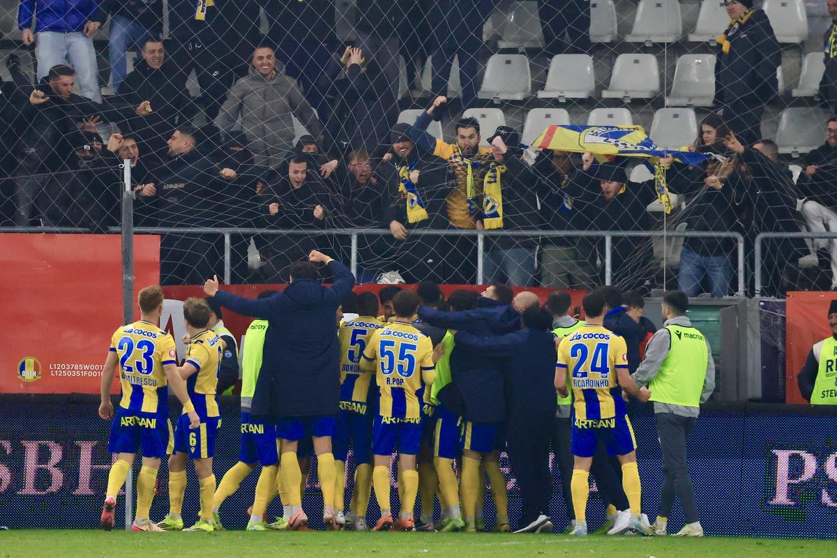 Veste proastă pentru Dinamo: titularul incontestabil s-a accidentat cu Petrolul » Cât va lipsi de pe teren