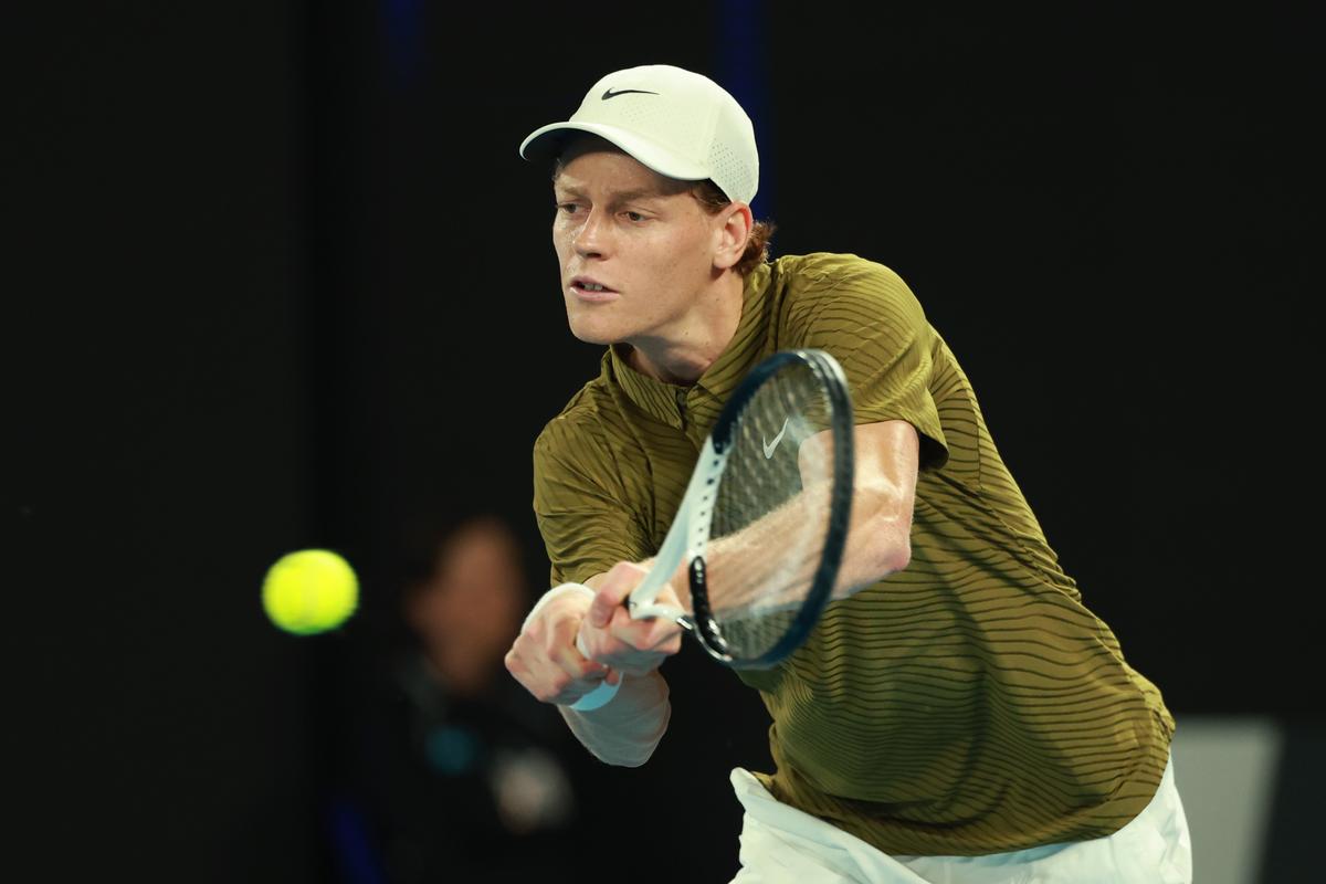 La 1:30 noaptea în Melbourne, eternul Novak Djokovic revine în finala Australian Open! Duel fenomenal de 4 ore cu Jannik Sinner