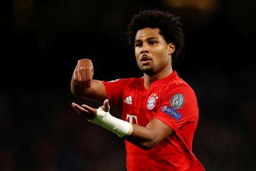 Gnabry se bucură după goluri în stilul unui bucătar