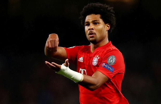 BAYERN MUNCHEN. Serge Gnabry are o mare problemă: a ajuns la „mila” iubitei unui coechipier