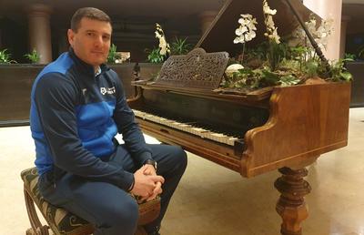 INTERVIU Laszlo Balint, antrenorul liderului din Liga 2: „Nu plec de la Arad nici dacă vin oferte tentante din prima ligă!”