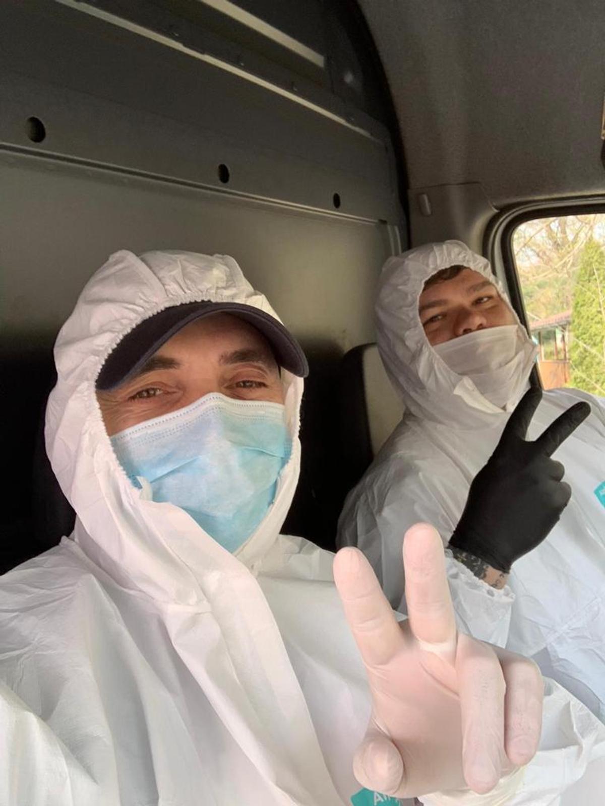 Cosmin Olăroiu suplimentează: 180 de porții de mâncare pe zi pentru medicii din prima linie de la spitalul „Victor Babeș” din București