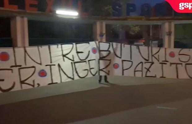VIDEO Peluza Sud Steaua i-a adus un ultim omagiu lui Martin Tudor, în fața arenei din Ghencea